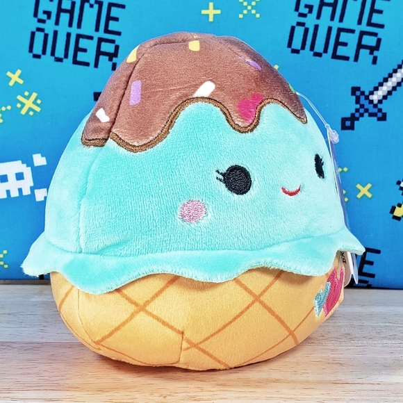 Squishmallow Maya the Valentine's Day Ice Cream 5" UltraSoft Stuffed Plush NWT - Picture 2 of 12